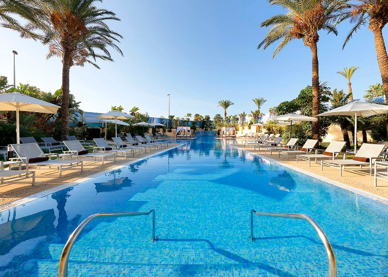 4 netter - Cancelada - fra €749 per person