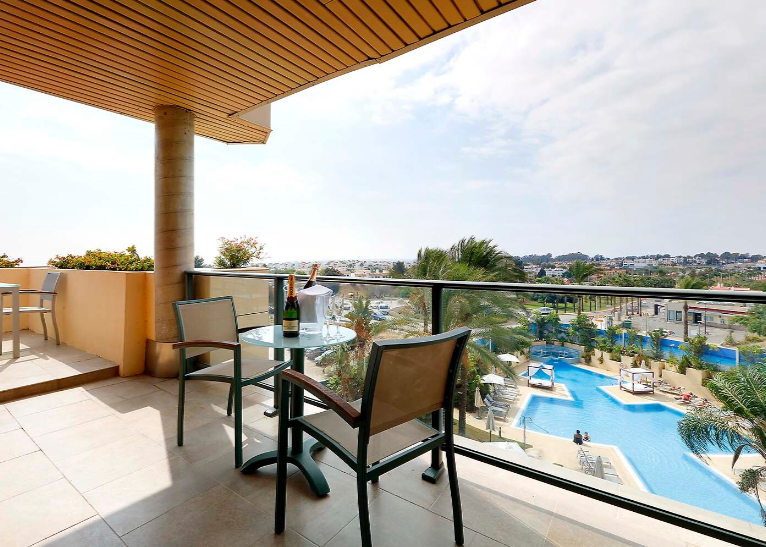 4 netter - Cancelada - fra €749 per person